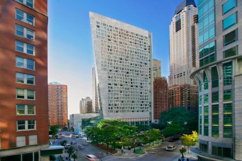 Hotels With Balcony Chicago