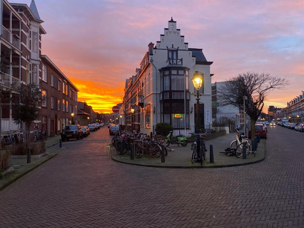 hotels with balcony in Scheveningen