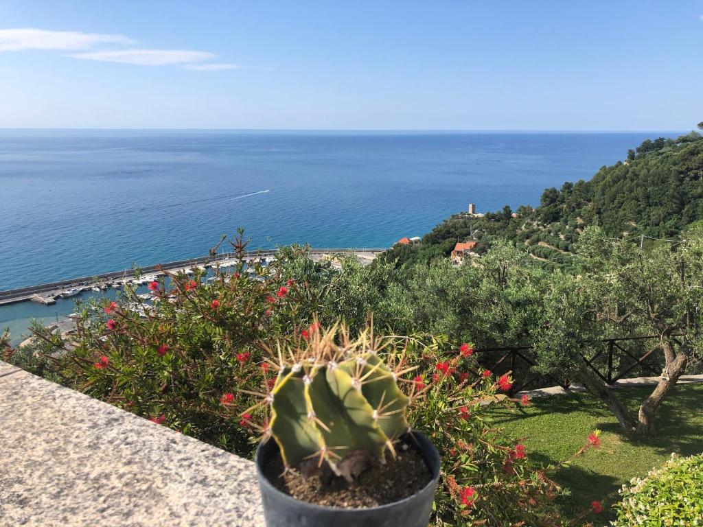 hotels with balcony in Finale Ligure