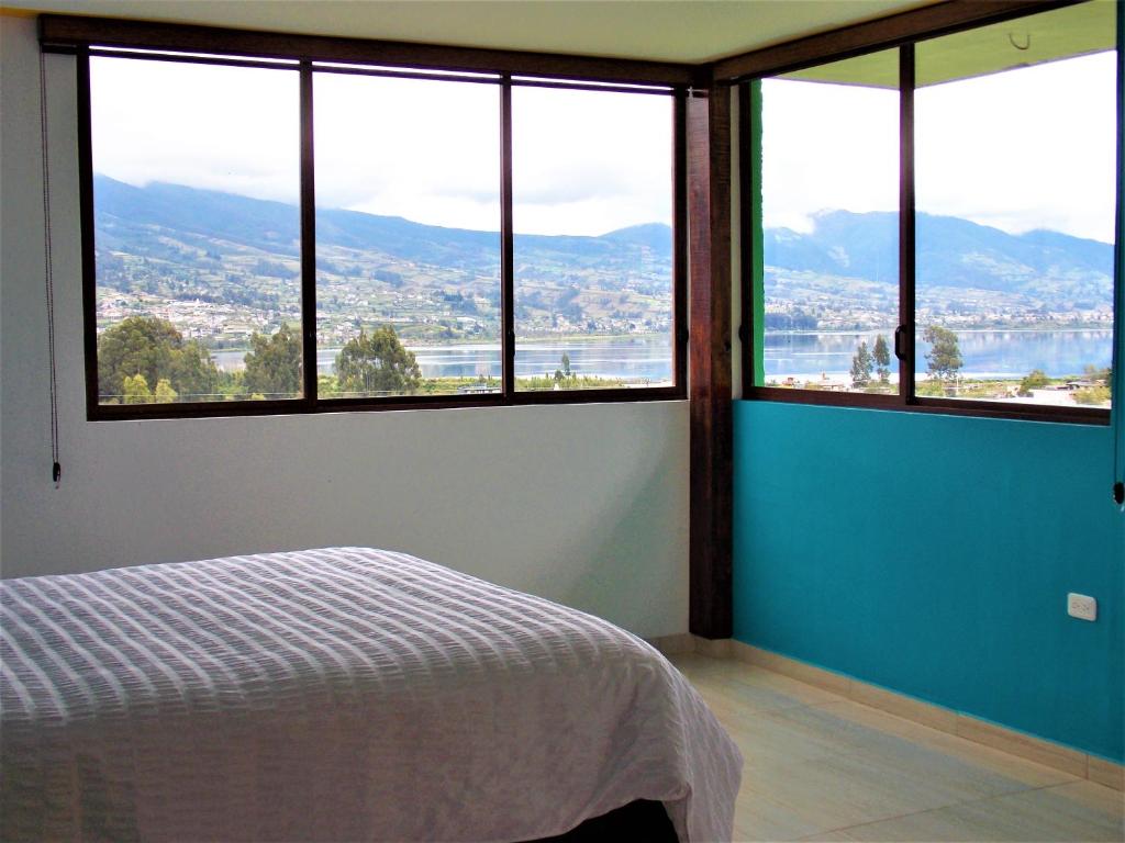 hotels with balcony in Otavalo