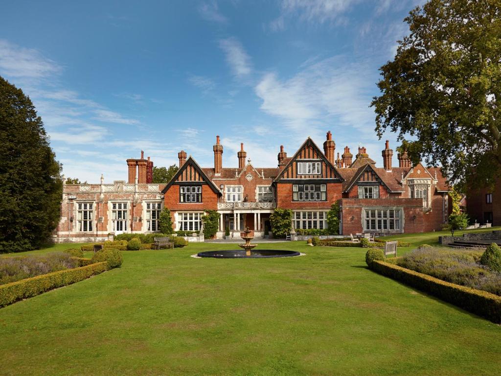 hotels with balcony in Hampshire