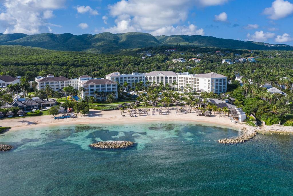 hotels with balcony in Montego Bay