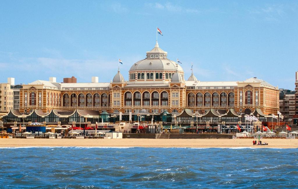 hotels with balcony in Scheveningen