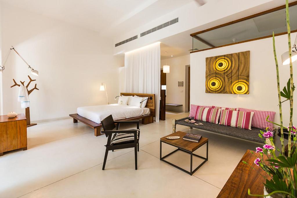 hotels with balcony in Pondicherry