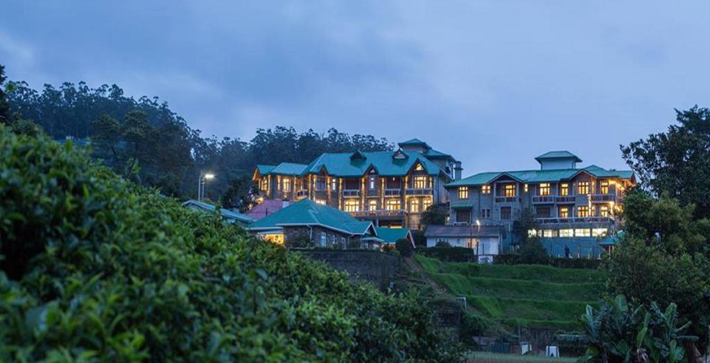 hotels with balcony in Nuwara Eliya