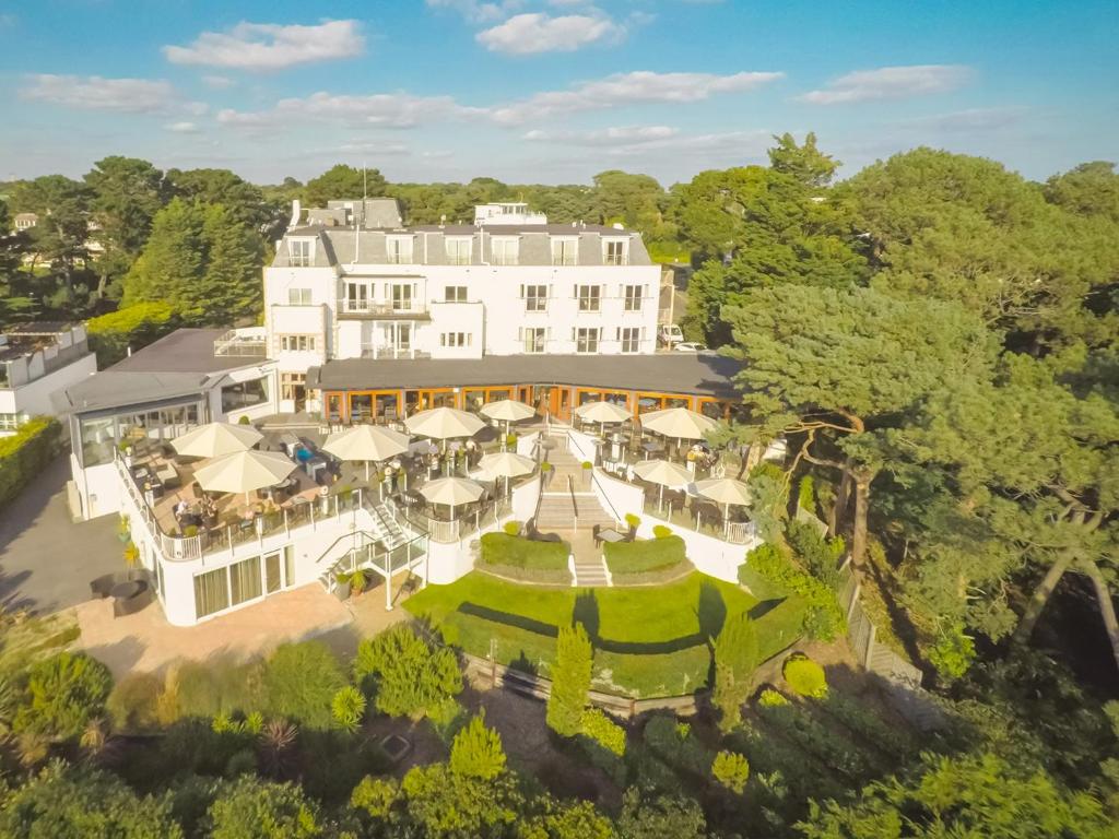 hotels with balcony in Poole