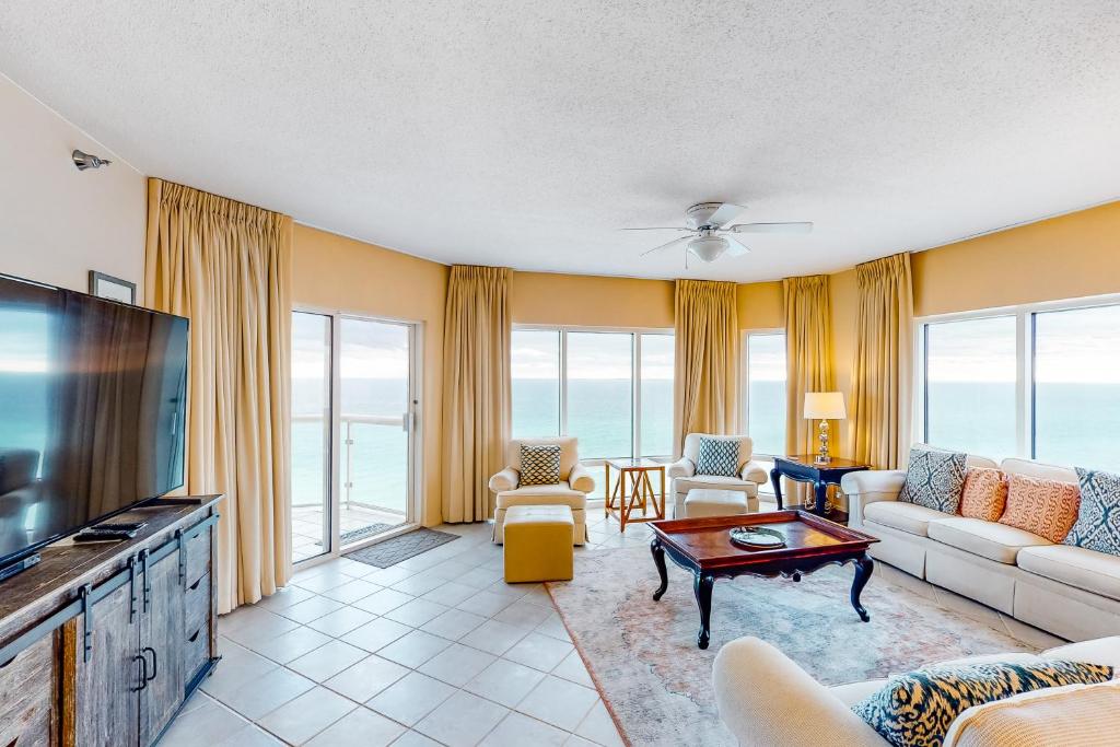 hotels with balcony in Pensacola Beach