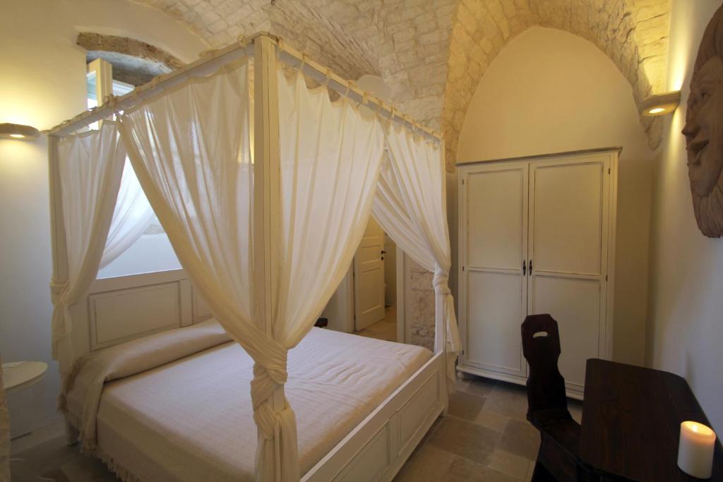 hotels with balcony in Ostuni