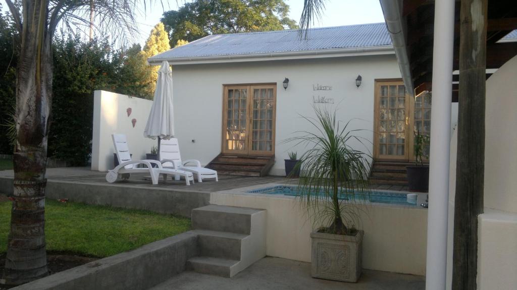 hotels with balcony in Oudtshoorn