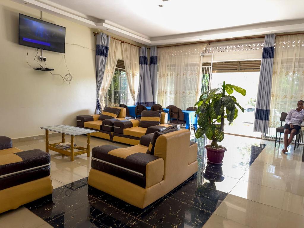 hotels with balcony in Jinja