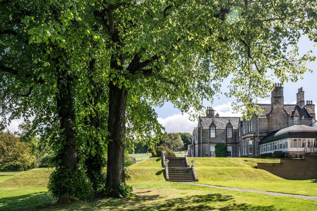 hotels with balcony in Lothian