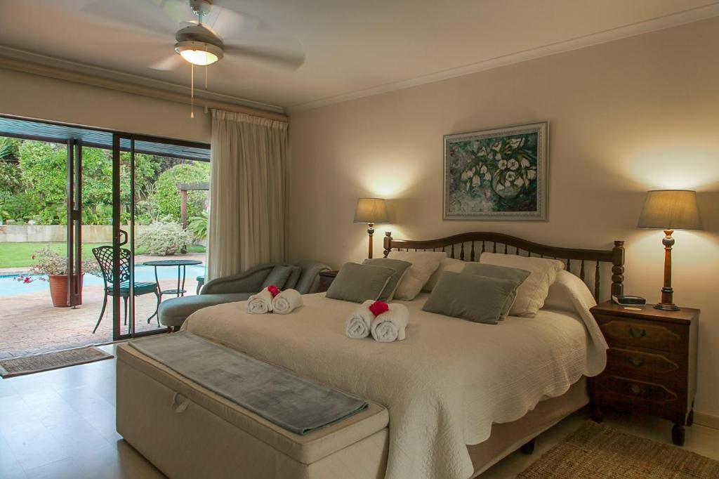 hotels with balcony in Somerset West