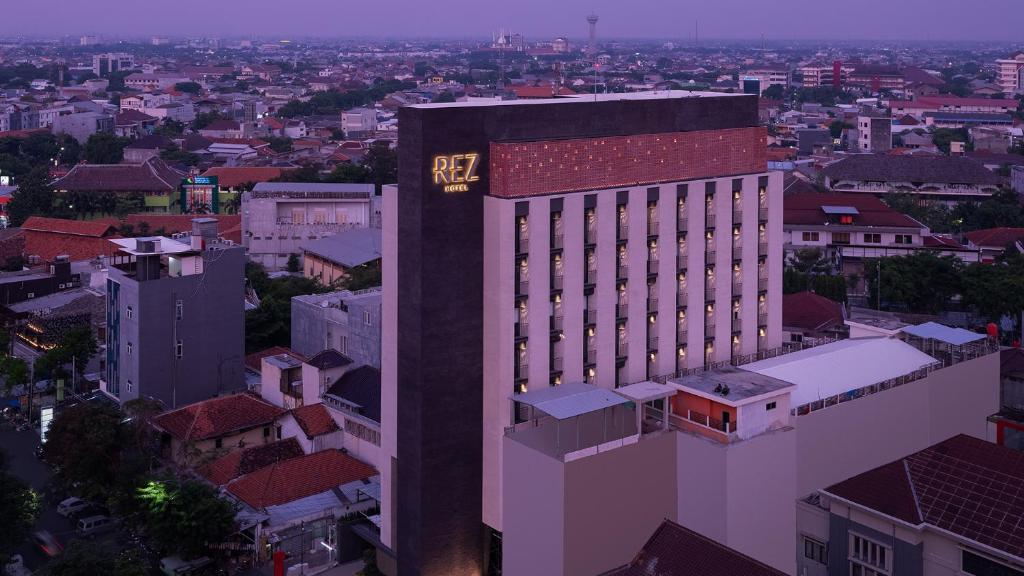 hotels with balcony in Semarang Pagoda Avalokitesvara