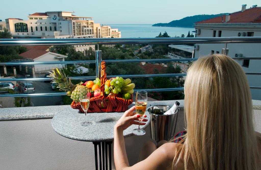 hotels with balcony in Budva