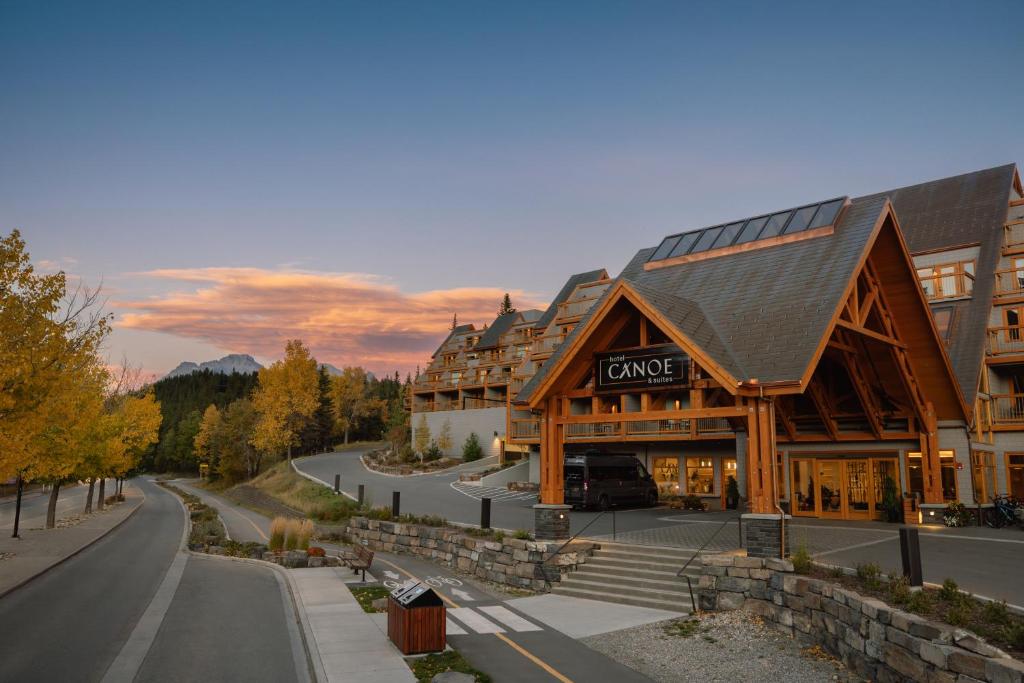 hotels with balcony in Banff Canada