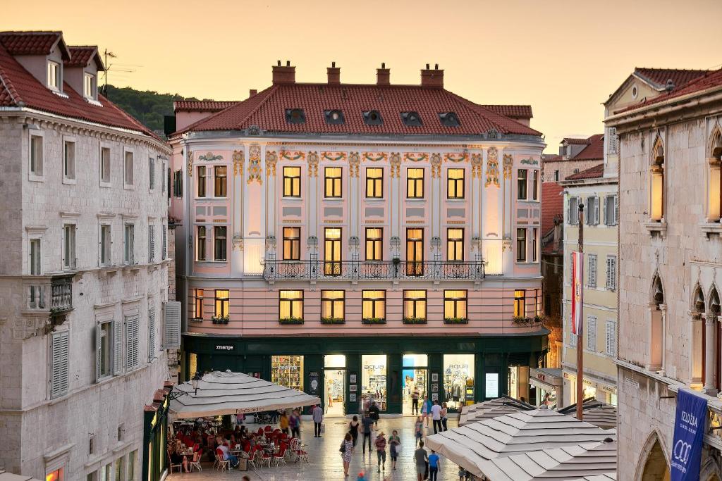 hotels with balcony in Split