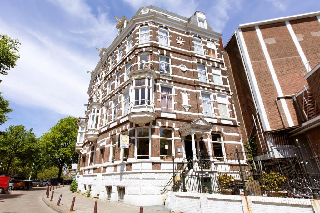 hotels with balcony in Amsterdam