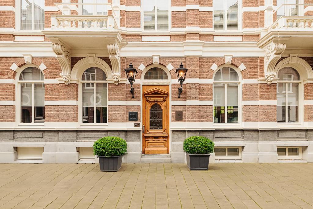 hotels with balcony in Amsterdam