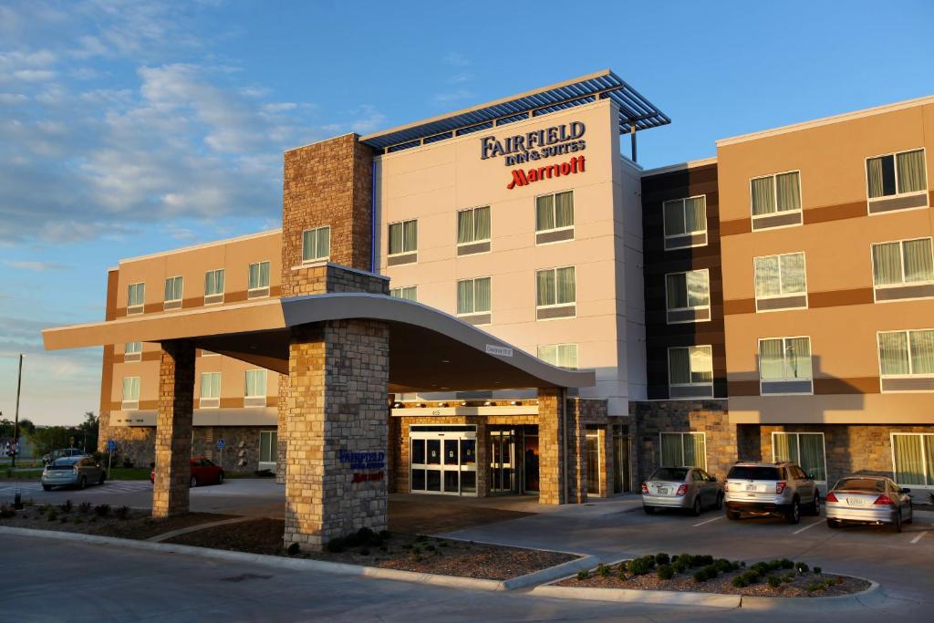 hotels with balcony in Nebraska