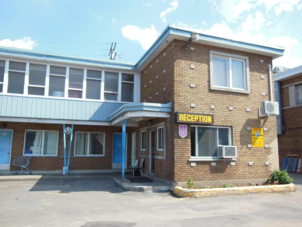 hotels with balcony in Montreal Canada Lachine Canal National Historic Site