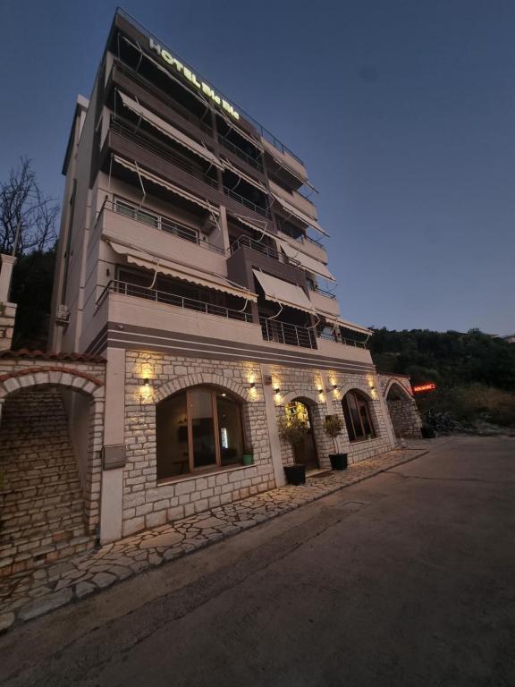 hotels with balcony in Vlore