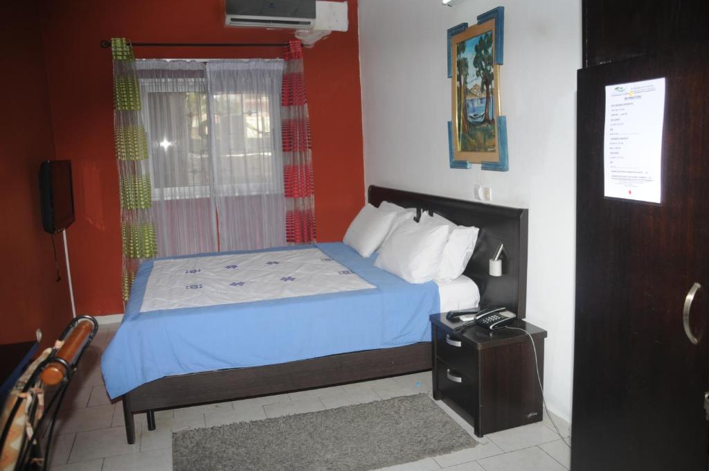 hotels with balcony in Abidjan