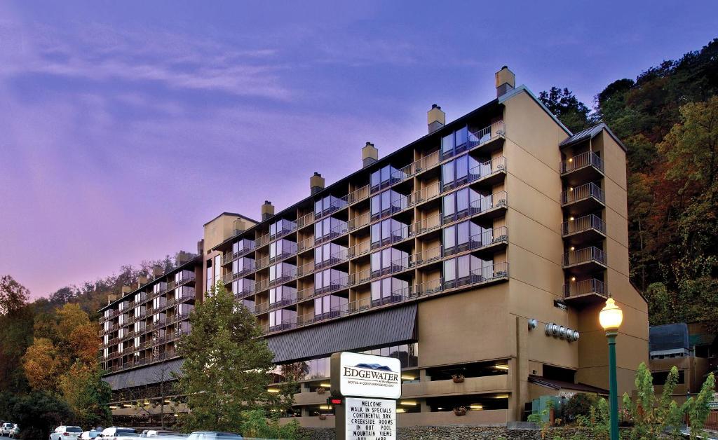 hotels with balcony in Great Smoky Mountains