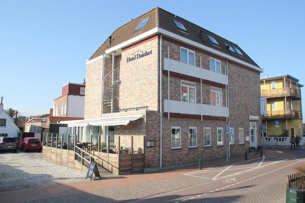 hotels with balcony in Domburg