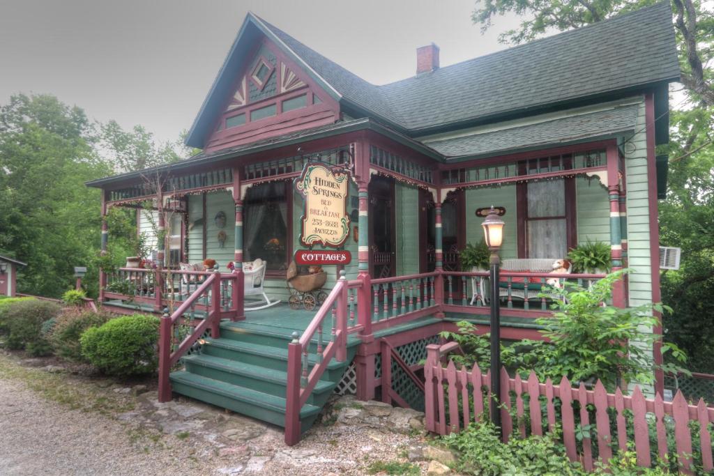 hotels with balcony in Eureka Springs Eureka Springs Historical Museum