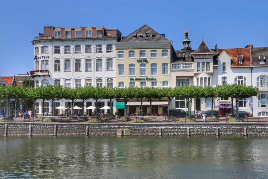 hotels with balcony in Middelburg