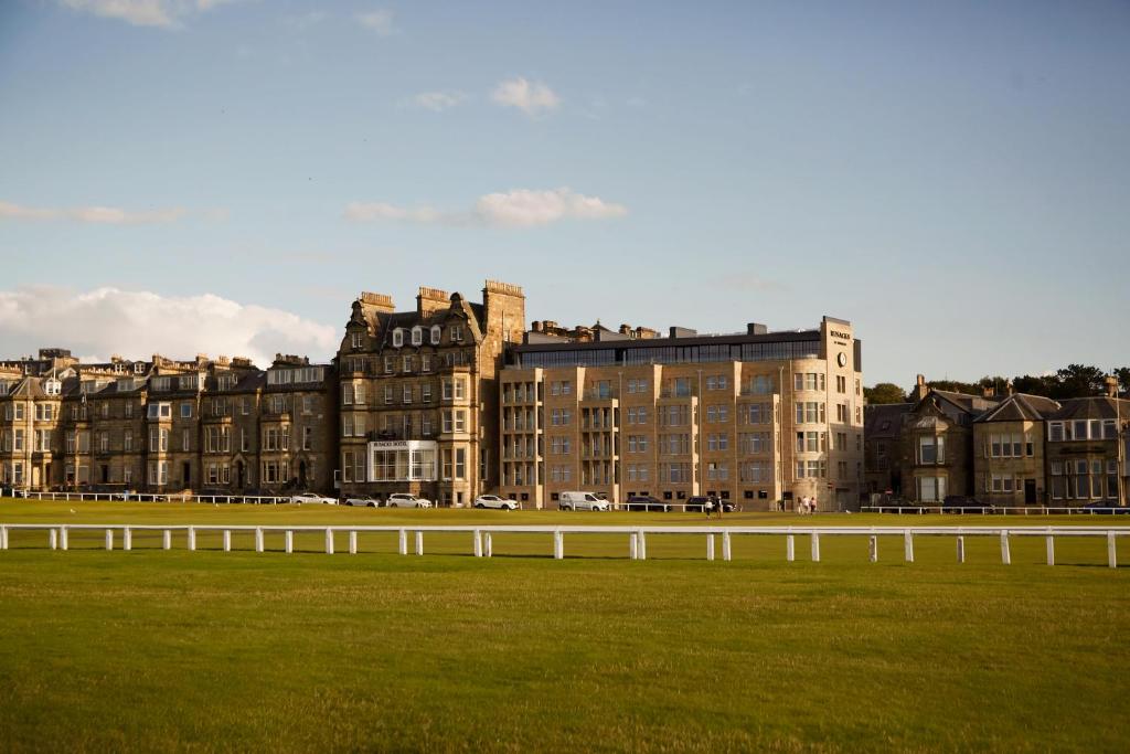 hotels with balcony in St Andrews