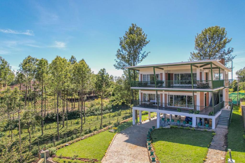 hotels with balcony in Kotagiri