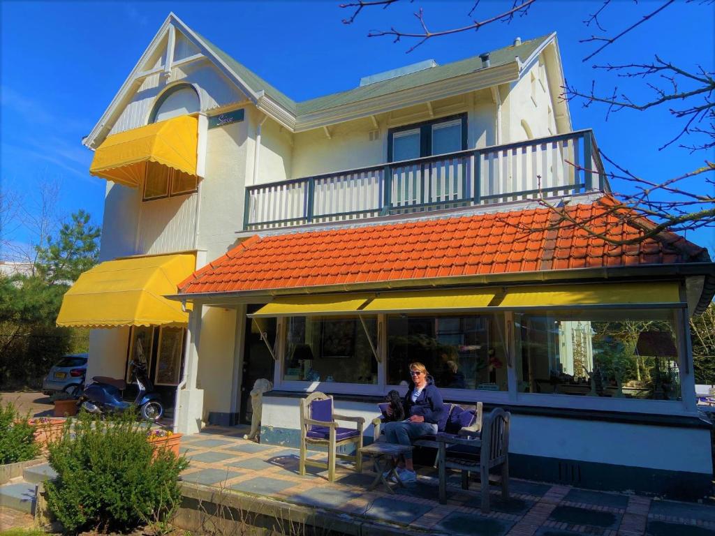 hotels with balcony in Scheveningen