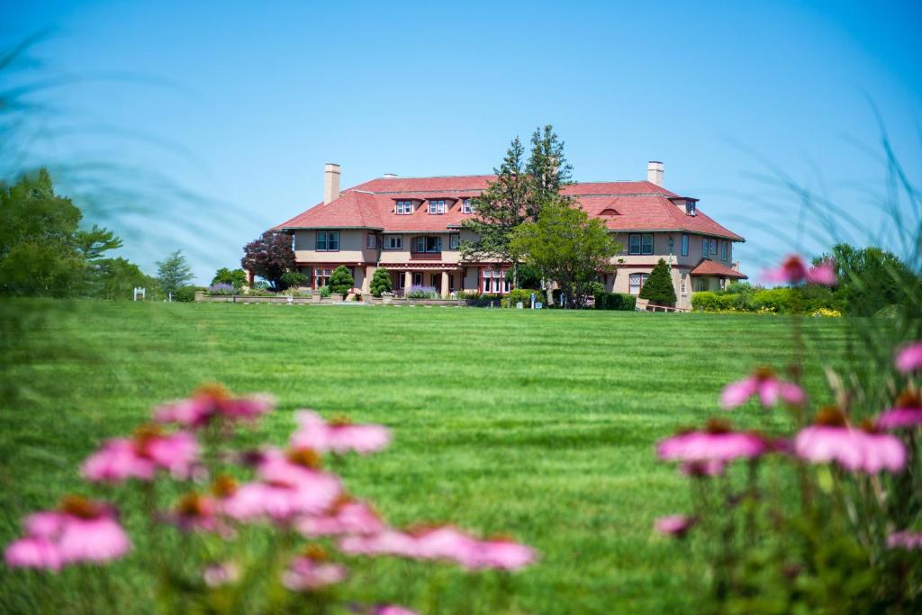 hotels with balcony in Cape Cod