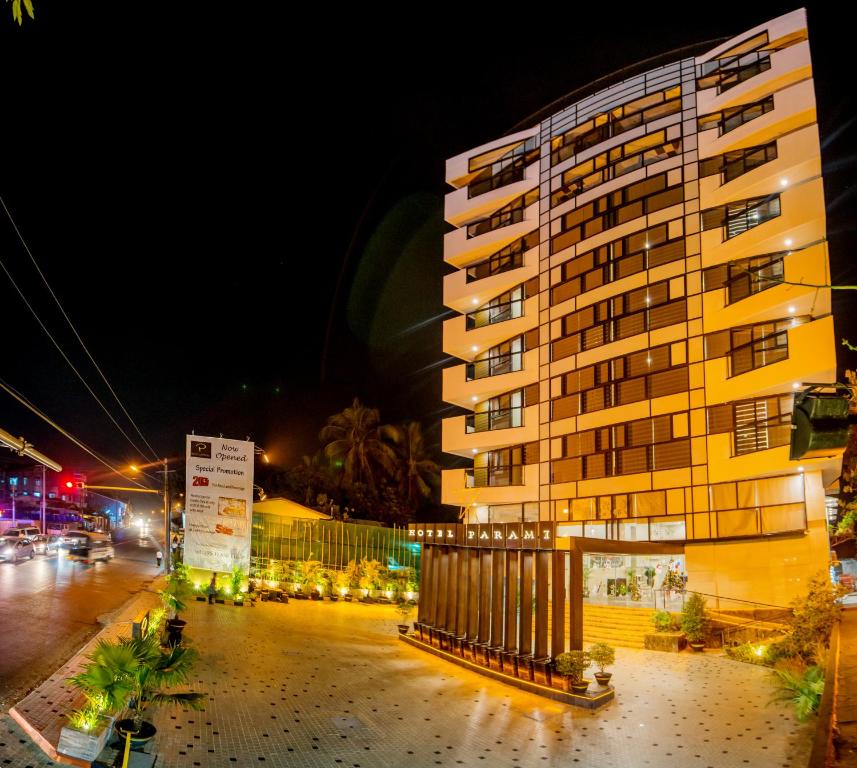 hotels with balcony in Yangon