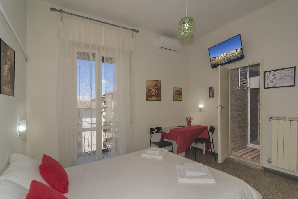 hotels with balcony in Pisa