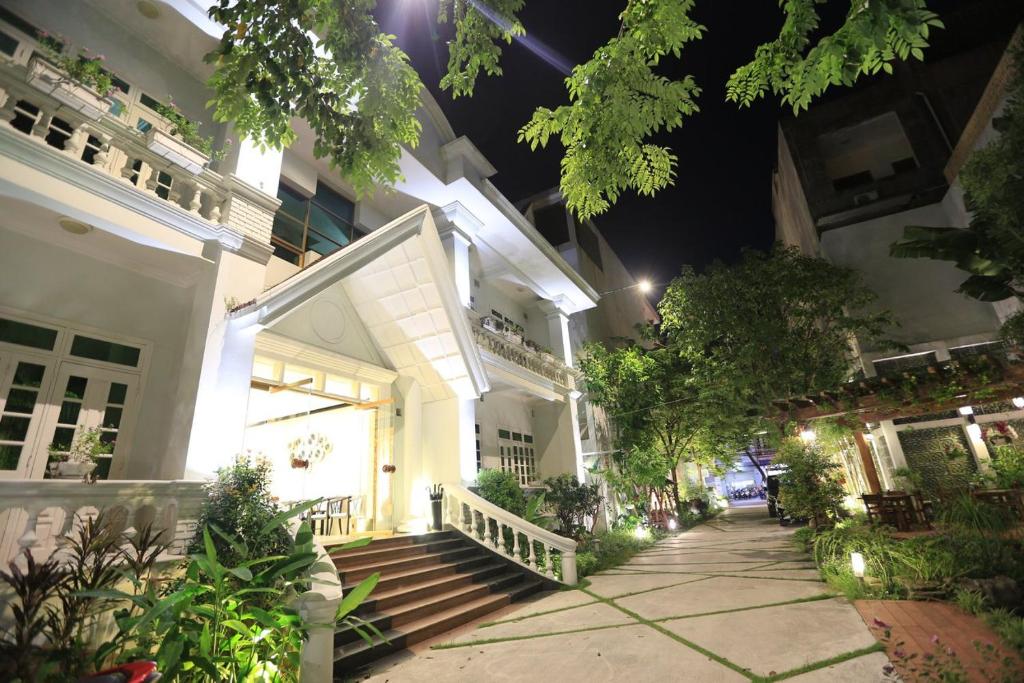 hotels with balcony in Hai Phong