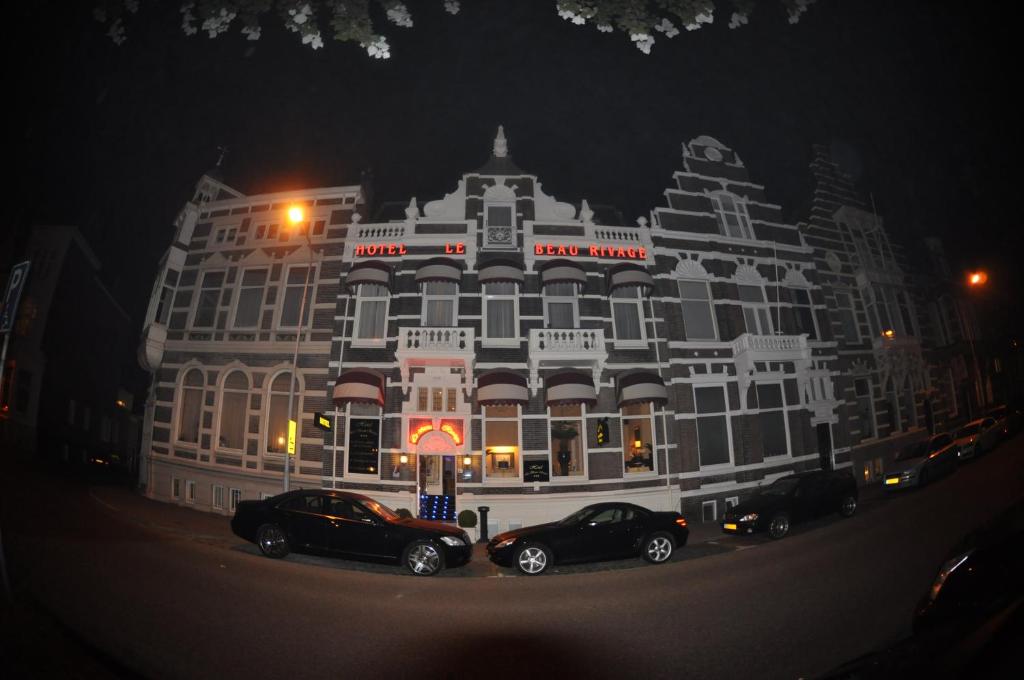 hotels with balcony in Middelburg