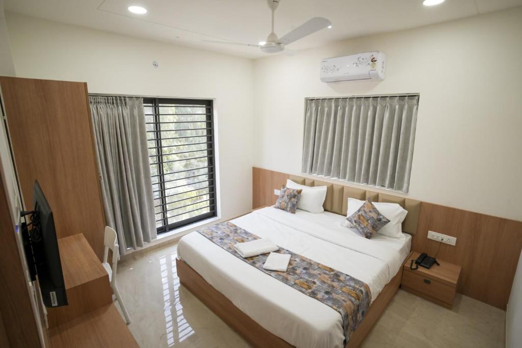 hotels with balcony in Rajkot