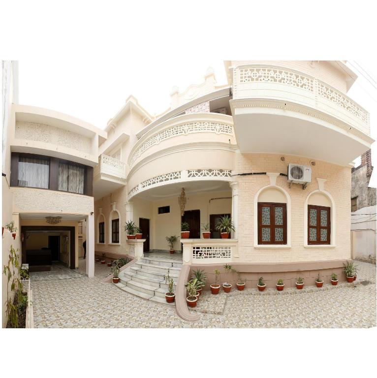 hotels with balcony in Varanasi