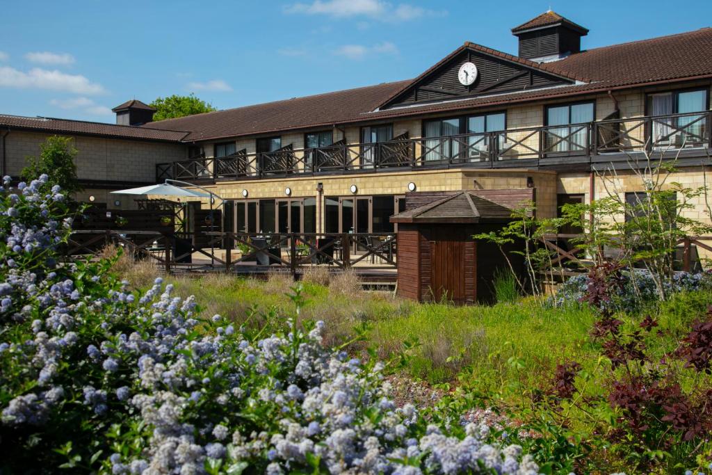 hotels with balcony in Hampshire