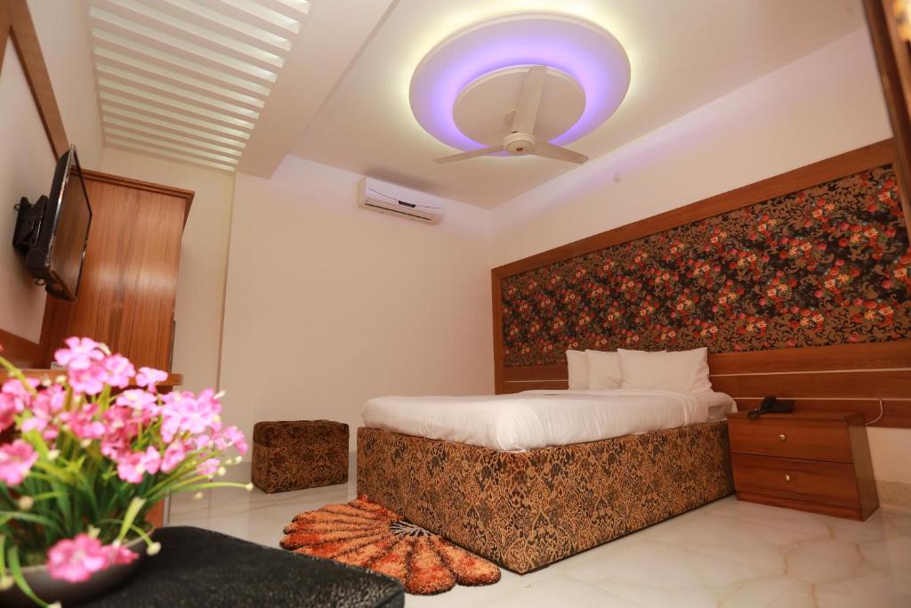 hotels with balcony in Dhaka Baitul Mukarram National Mosque Dhaka