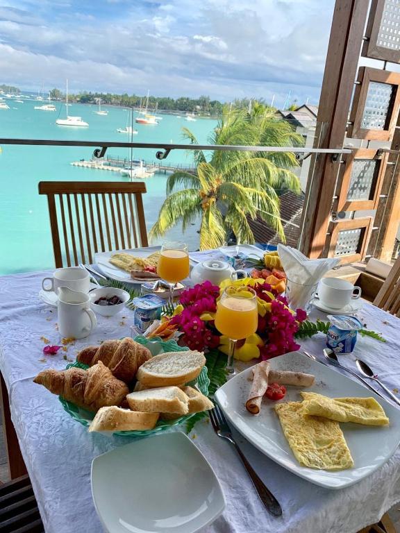 hotels with balcony in Grand Baie