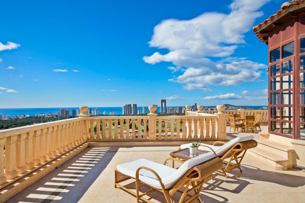 hotels with balcony in Benidorm