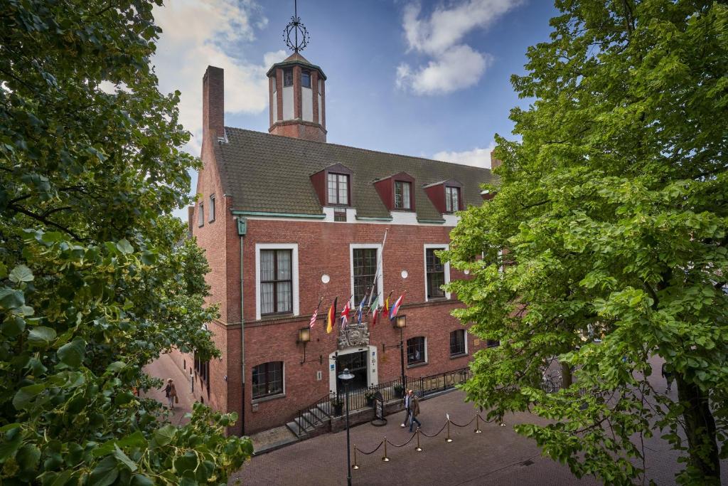 hotels with balcony in Middelburg