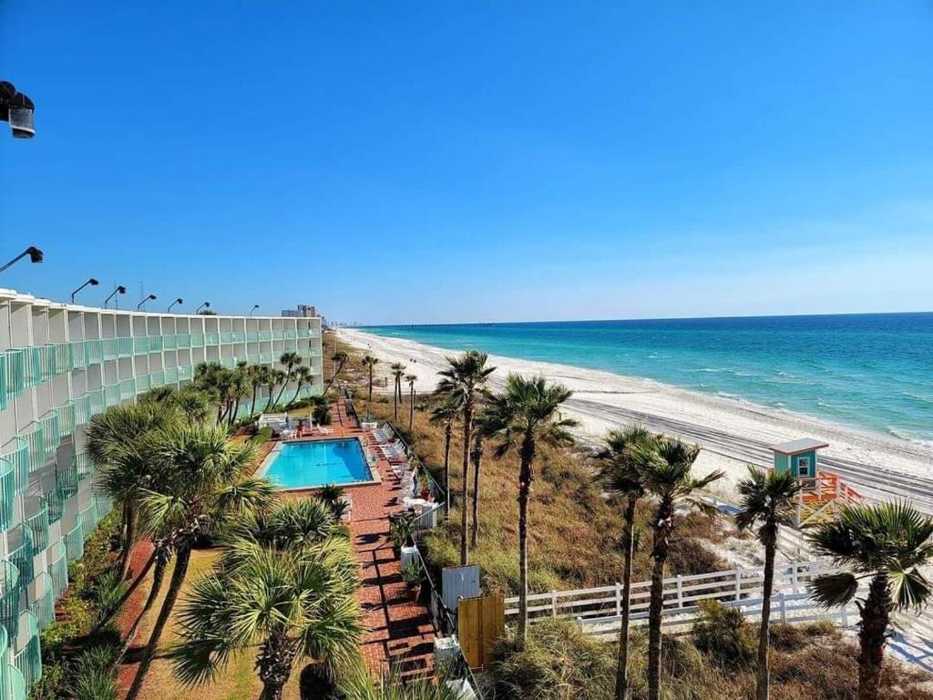 hotels with balcony in Panama City Beach