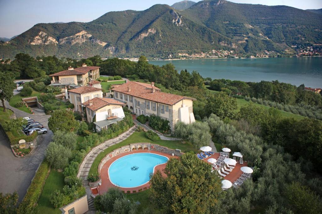 hotels with balcony in Lake Iseo