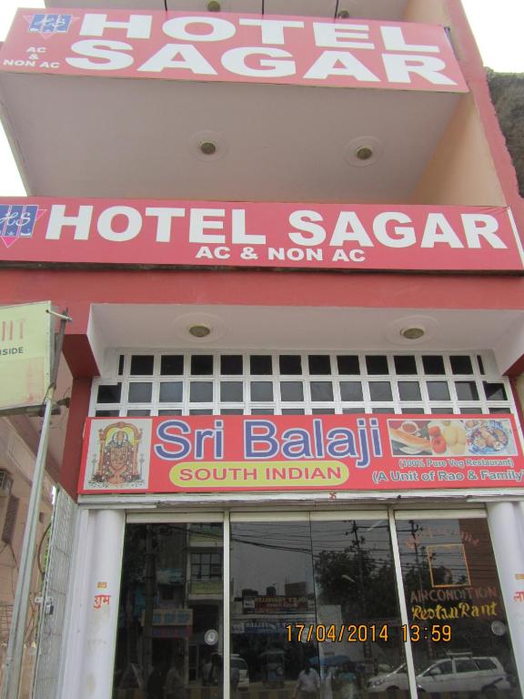 hotels with balcony in Agra India