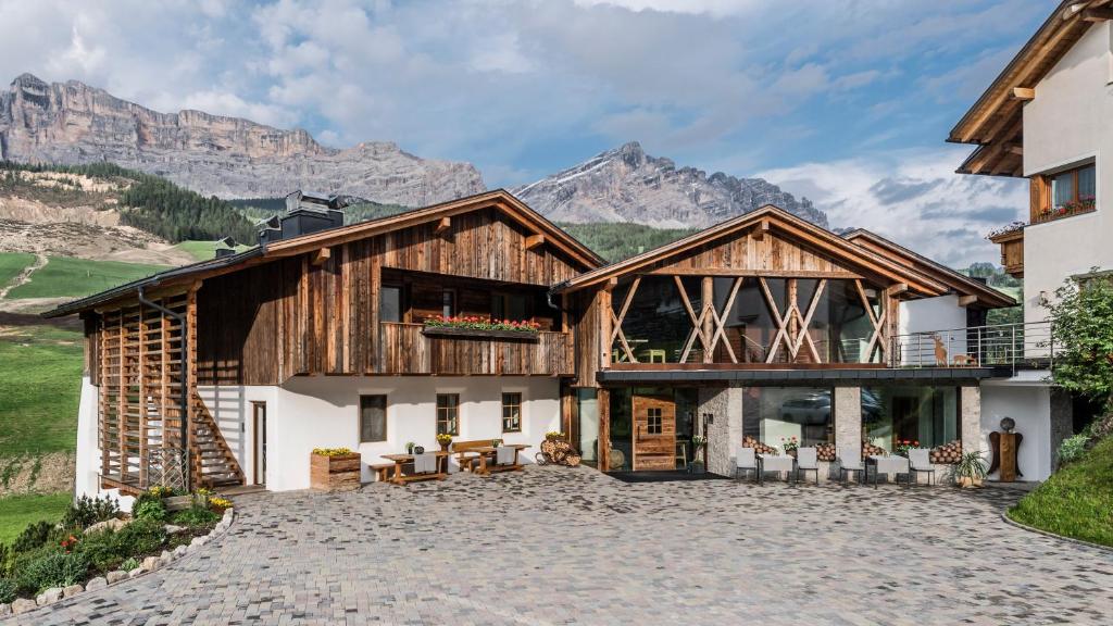 hotels with balcony in Val Badia Italy