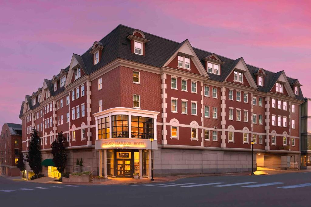 hotels with balcony in Maine